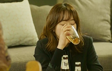Unmarried Korean women hit the bottle to ease emotional pain - The