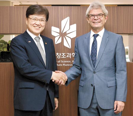 EMBASSY LINE - The Korea Times