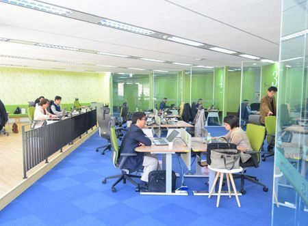'Smart' work center - The Korea Times