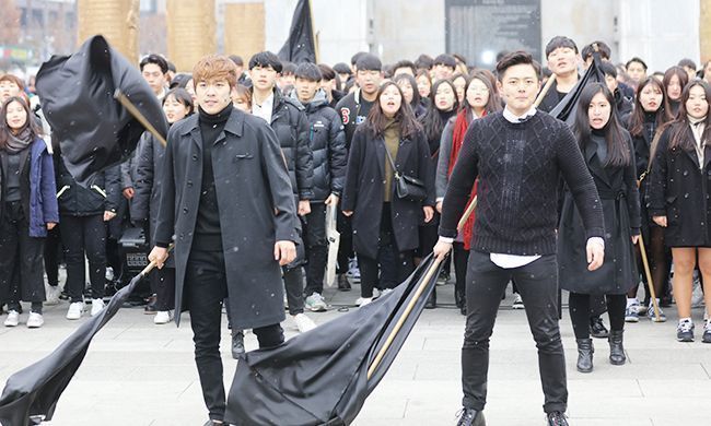 Students emerge as main force in protests - The Korea Times