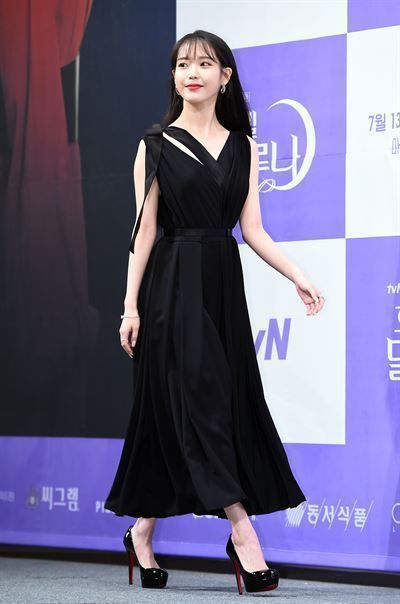 Iu Joins Gold Play Button Club