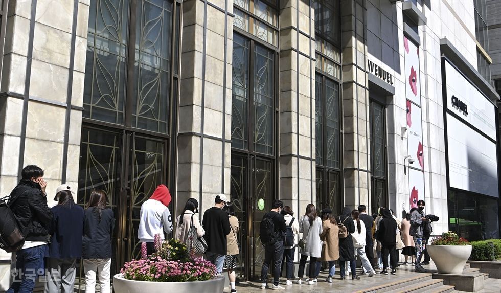 Cartier joins Chanel in raising price 