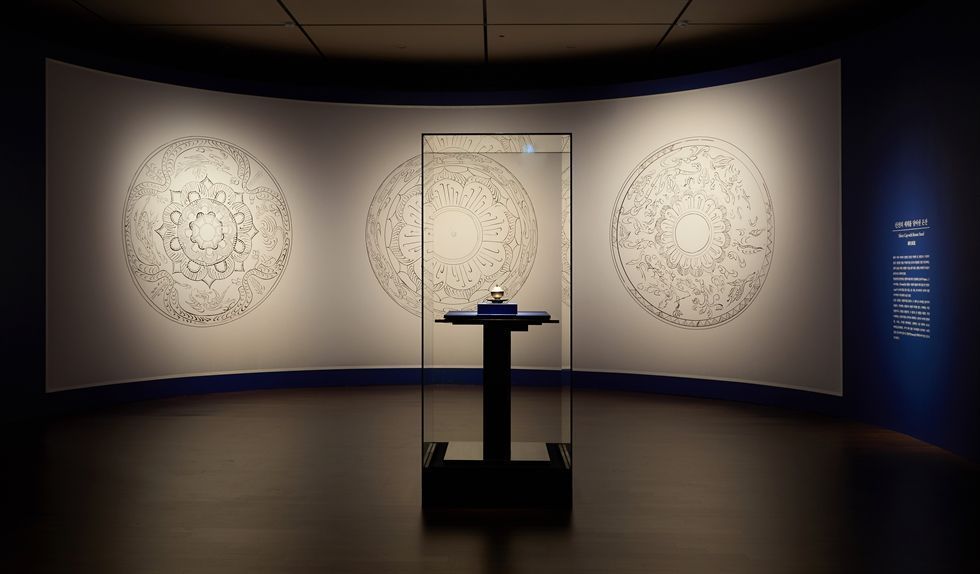 All artifacts from Baekje king's tomb go on display for first time ...