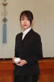 Attention grows on main opposition candidate's wife