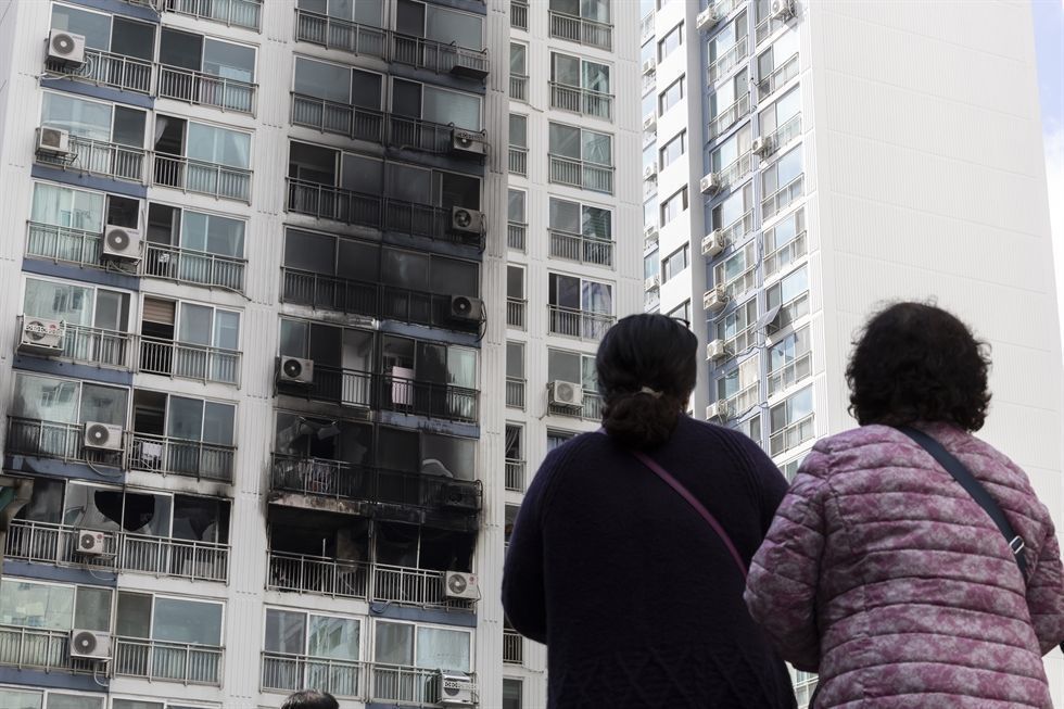 1 dead, 4 hospitalized after apartment fire in central Seoul - The ...