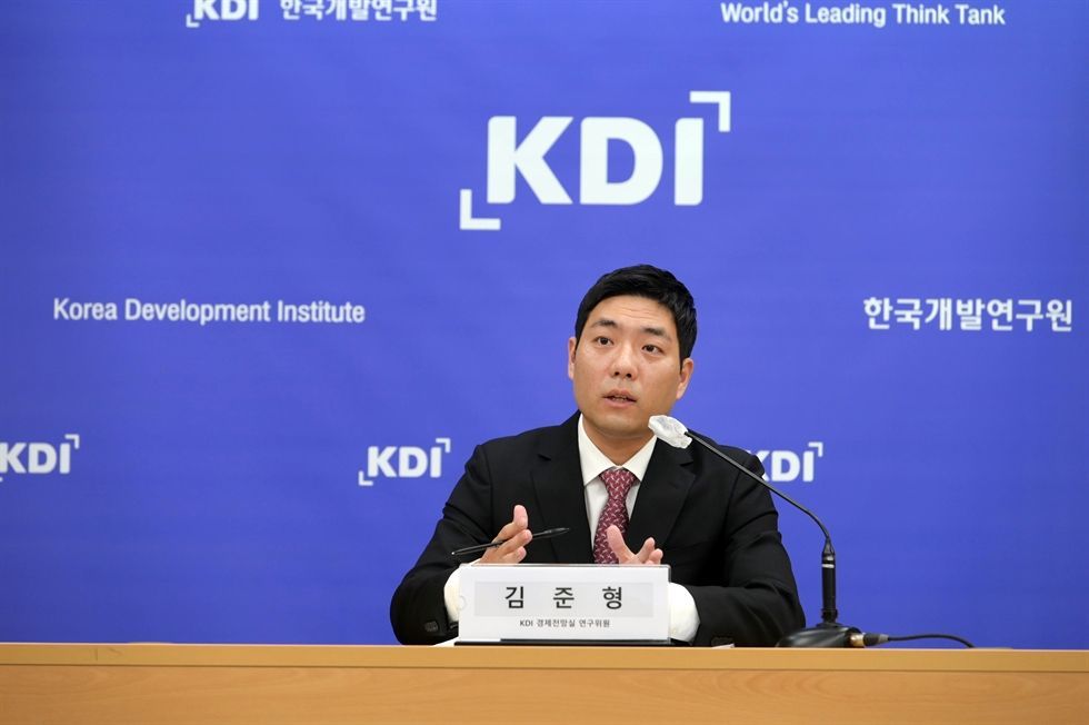 Korean economy gradually feeling pinch of rate hikes: KDI - The Korea Times