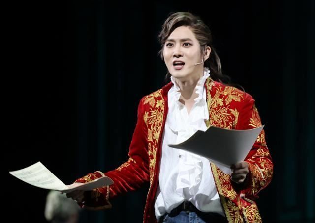 EXO's Suho fires back at critics of his musical performance - The