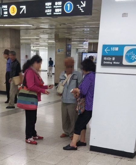 Counterfeit Viagra traffickers thrive in Jongno