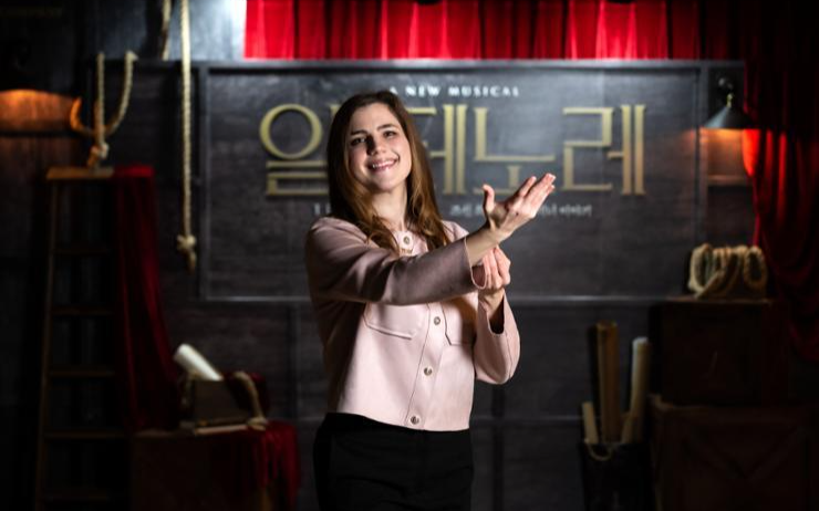 [INTERVIEW] From English teacher to actress, Brooke Prince brings fresh perspective to 'Il Tenore' - Vimarsana News