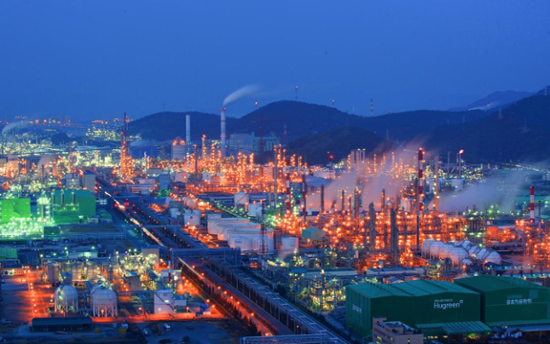 China's stimulus plan boosts prospects for petrochemical sector