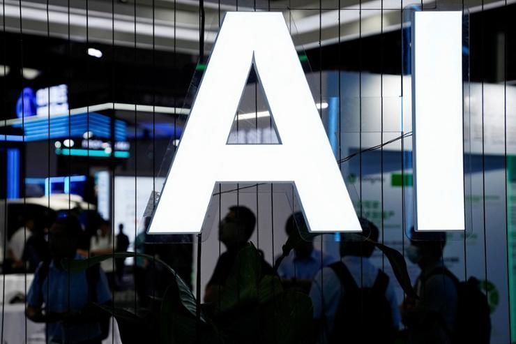 AI-related posts offer up to nearly $7,000 per month for college graduate at Shanghai job fair