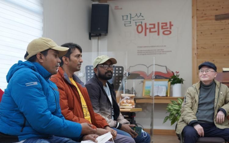 [INTERVIEW] 'Lifeline for migrant workers in Korea' - Rev. Kim fights for foreign employees' rights - Vimarsana News