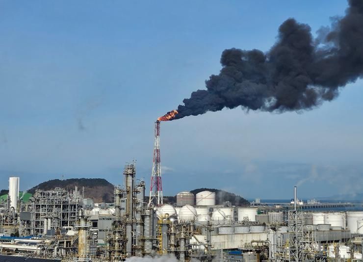 Power outage halts LG, Lotte chemical plants in Seosan