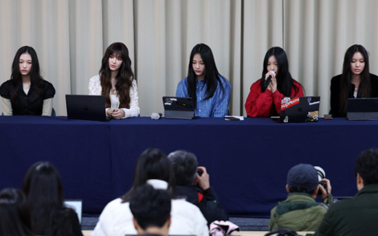 NewJeans firm on severing ties with agency, but industry opinions differ