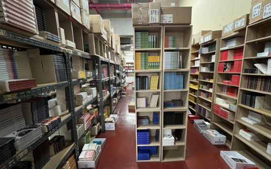 Tongbang Books opens warehouse to public for massive autumn literature sale