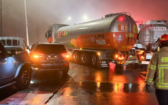 9 injured in 43-car pileup on icy highway in Goyang
