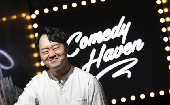 Stand-up comedy gains foothold in Korea - The Korea Times