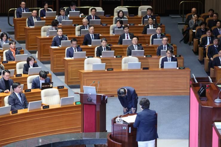 Nat'l Assembly to question PM, ministers over martial law imposition