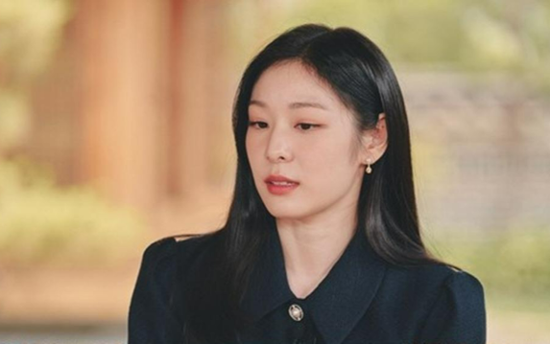 Kim Yuna mourns figure skating community victims of US plane crash