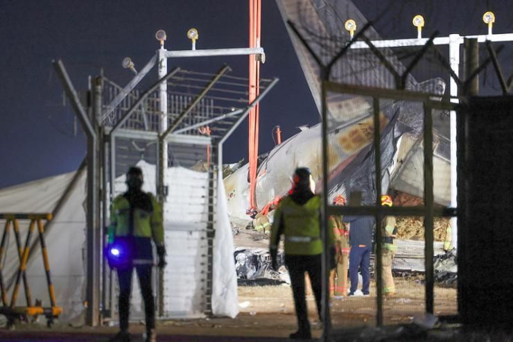 1 black box from crashed airplane partially damaged: officials