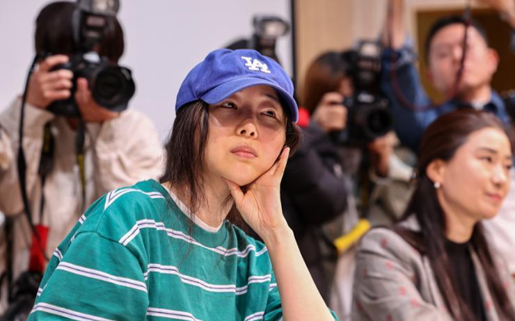 Will Min Hee-jin have to leave Ador empty-handed? - Vimarsana News
