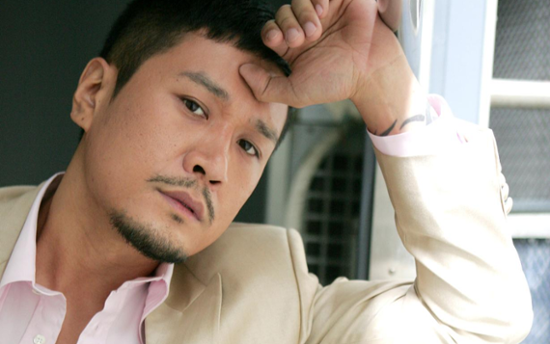 Jeju Air crash ignites debate over celebrities' right to grieve privately