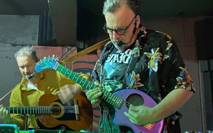 Reggie Hart continues taking unique multi-platform show on road - The ...