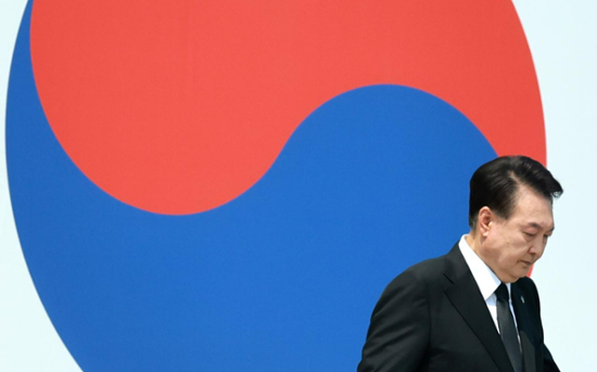 Police analyzing Yoon's phone records in martial law probe