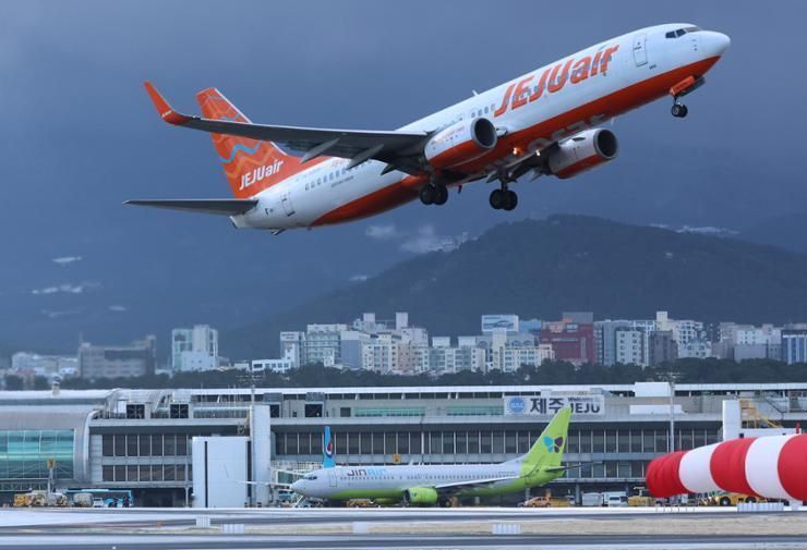 Jeju Air regains No. 1 spot among Korean LCCs in February: data