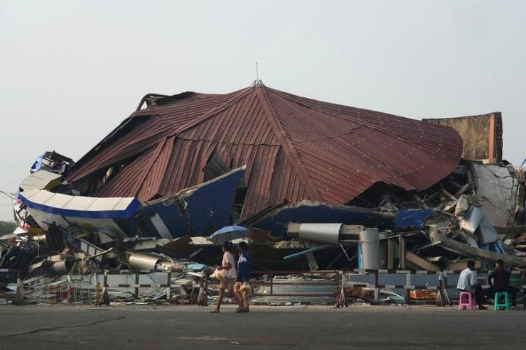 Myanmar's earthquake death toll jumps to more than 1,000 as more bodies recovered from the rubble