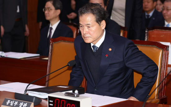 Unification minister urges 'prudent' stance for anti-Pyongyang leafleting