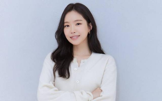 Actor Son Na-eun's phone hacked, blackmailer demands money, agency says