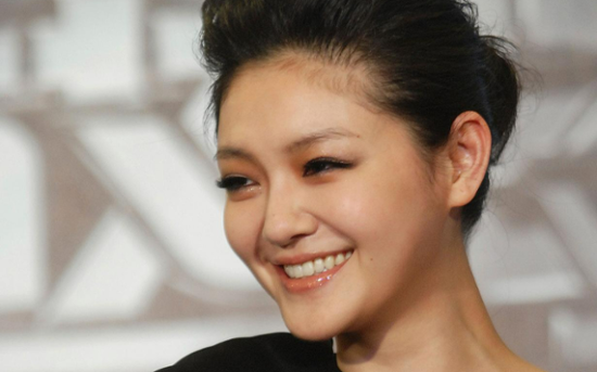 Chinese netizens use DeepSeek to copy Barbie Hsu's style in mourning letters