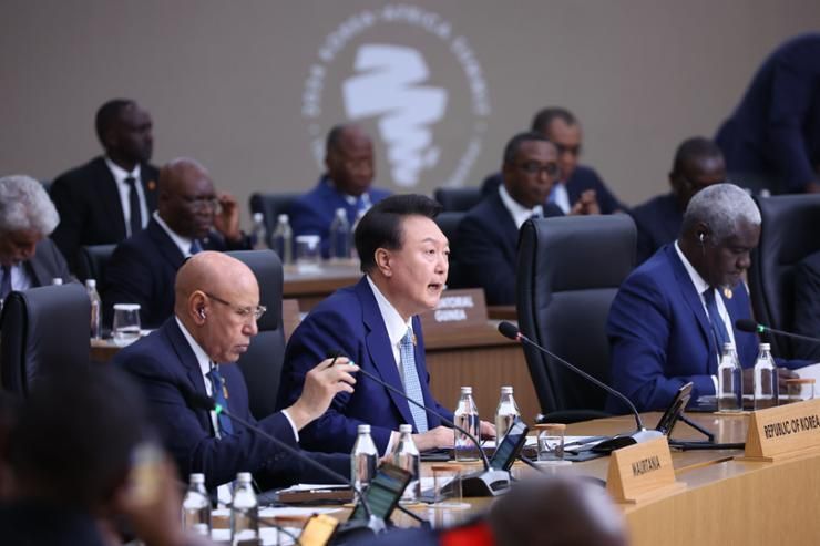 South Korean President Yoon Suk Yeol vows to strengthen ties with Africa in trade, resources - Vimarsana News
