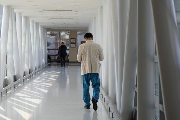 Gov't, doctors remain poles apart as feud hits 1-year mark
