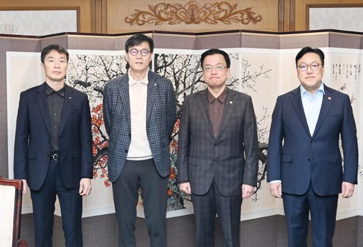 Acting president orders additional steps to resolve FX imbalances