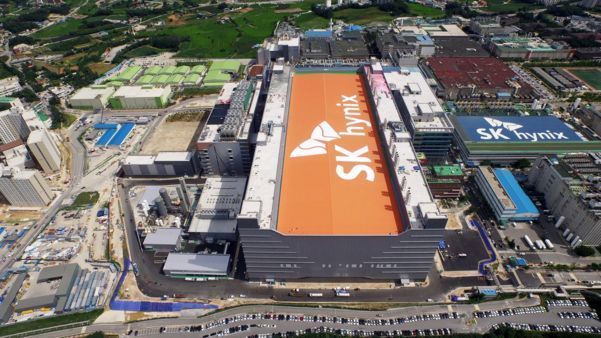 SK hynix cuts losses in Q3 on higher AI memory chip sales - Vimarsana News