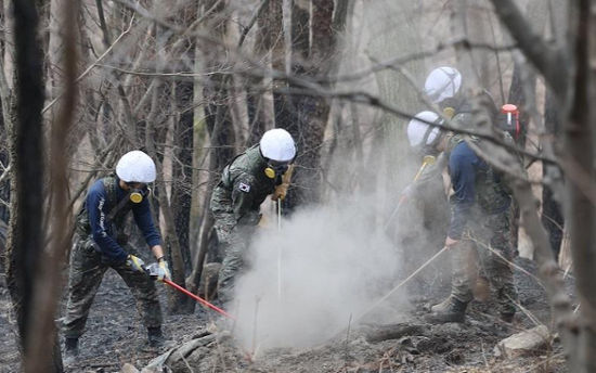 Military deploys more personnel, choppers to fight wildfires