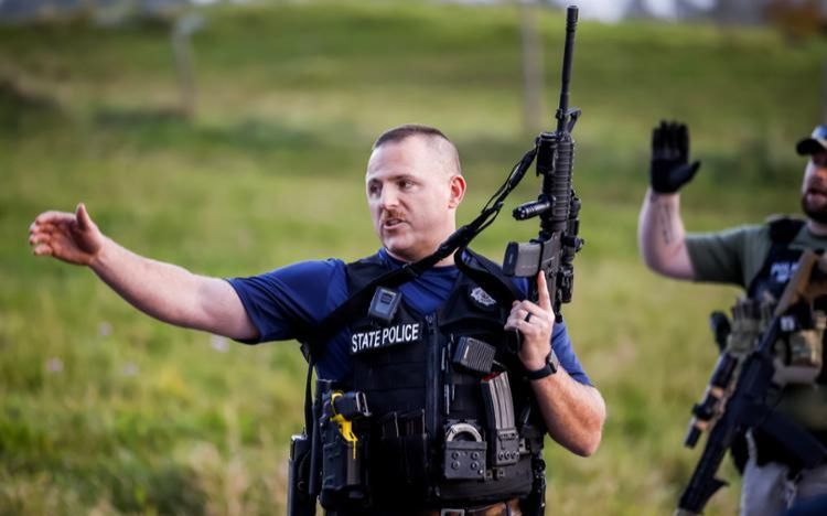 A suspect in fatal shooting of 18 in Maine still at large - Vimarsana News