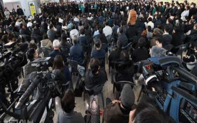 Families of Jeju Air crash victims face prolonged grief