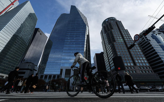 Key players aim for IPO success in 2025 amid economic headwinds