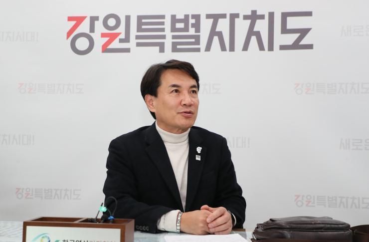 Gangwon governor says 4-day workweek will revitalize province - Vimarsana News