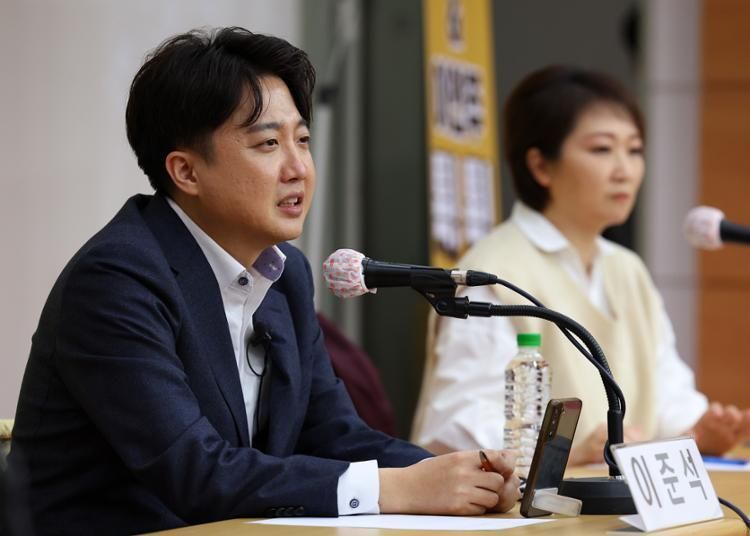Ex-ruling party chief's breakaway party plan comes to fore - Vimarsana News