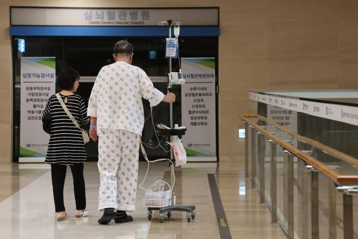 Largest doctors' group to launch all-out strike on June 18 