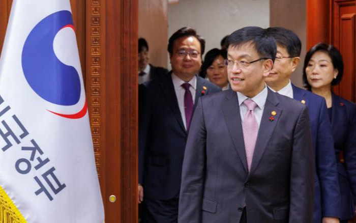 Yoon appoints 4 ministers, broadcasting watchdog chief - Vimarsana News