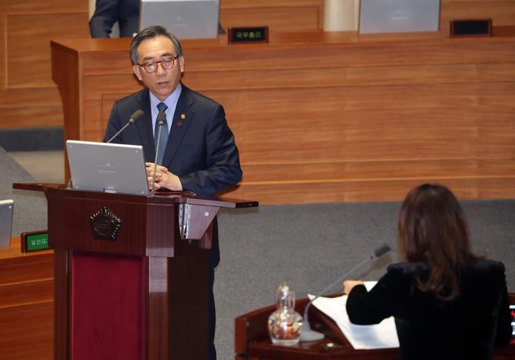 FM Cho says martial law chaos caused 'serious damage' to Korea's diplomacy
