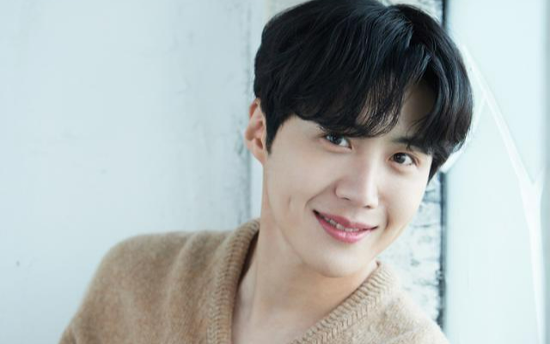 'Hometown Cha-Cha-Cha' star Kim Seon-ho joins Fantagio