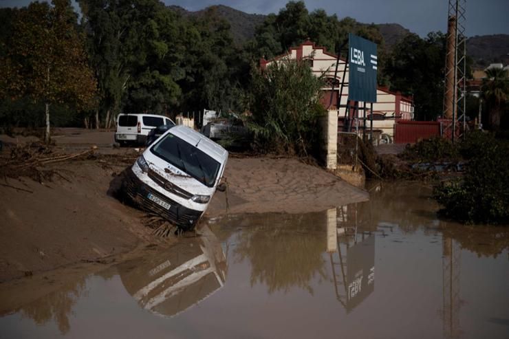 Flash floods in Spain sweep away cars, disrupt trains, leave several missing