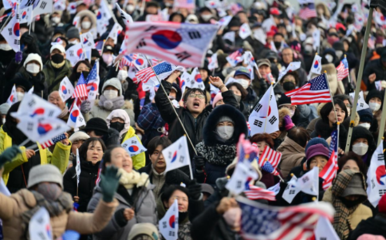 Why is Yoon's approval rating rebounding?