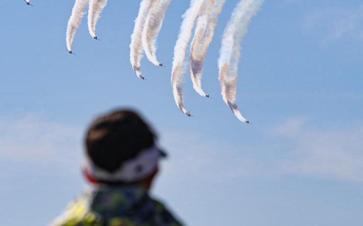 Black Eagles aerobatic team to join air shows in Singapore, Philippines - Vimarsana News
